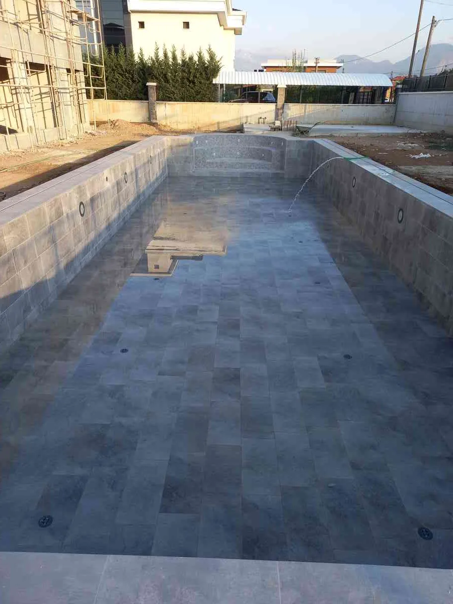 Safir Havuzları, yüzme havuzu tasarımı ve imalatında uzmanlaşmıştır. Hayalinizdeki havuza kavuşmak için bize ulaşın.